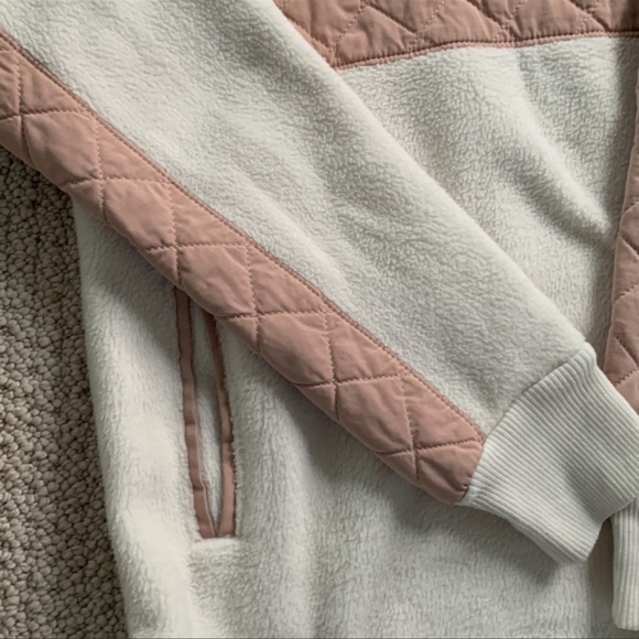 Abercrombie & Fitch Asymmetrical Snap-Up Fleece Pink and Cream XS - Picture 5 of 5
